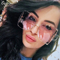 Fashion Oversized Sunglasses Women Brand Designer Big Square Sun Glasses Pearl Decoration Cat Eye Shades Butterfly Eyewear